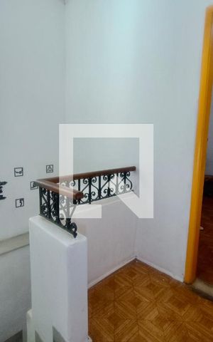 Casa à venda com 200m², 5 quartos e 3 vagas Casa à venda com 200m², 5 quartos e 3 vagasCorredor