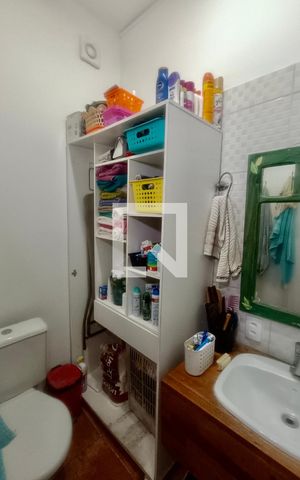 Casa à venda com 200m², 5 quartos e 3 vagas Casa à venda com 200m², 5 quartos e 3 vagasBanheiro social