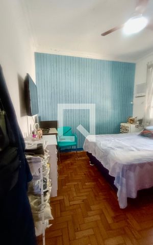 Casa à venda com 200m², 5 quartos e 3 vagas Casa à venda com 200m², 5 quartos e 3 vagasQuarto
