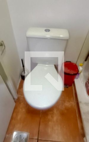 Casa à venda com 200m², 5 quartos e 3 vagas Casa à venda com 200m², 5 quartos e 3 vagasBanheiro social