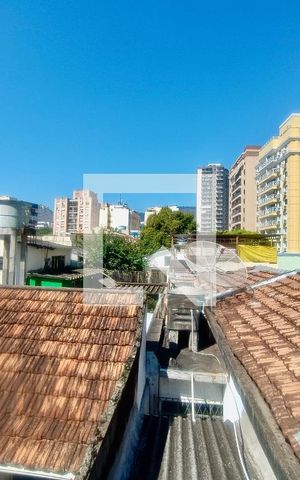 Casa à venda com 200m², 5 quartos e 3 vagas Casa à venda com 200m², 5 quartos e 3 vagasCozinha vista