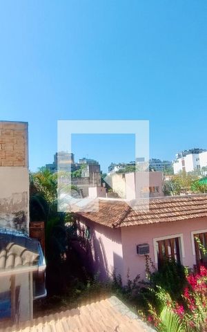 Casa à venda com 200m², 5 quartos e 3 vagas Casa à venda com 200m², 5 quartos e 3 vagasÁrea serviço vista