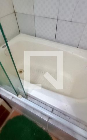 Casa à venda com 200m², 5 quartos e 3 vagas Casa à venda com 200m², 5 quartos e 3 vagasBanheiro social