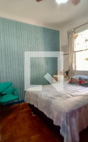 Casa à venda com 200m², 5 quartos e 3 vagas Casa à venda com 200m², 5 quartos e 3 vagasQuarto