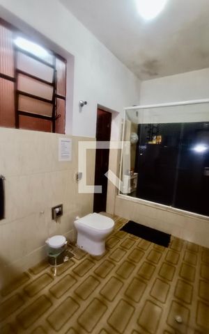 Casa à venda com 200m², 5 quartos e 3 vagas Casa à venda com 200m², 5 quartos e 3 vagasBanheiro social
