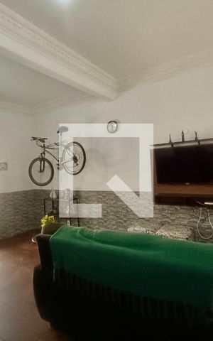 Casa à venda com 200m², 5 quartos e 3 vagas Casa à venda com 200m², 5 quartos e 3 vagasSala