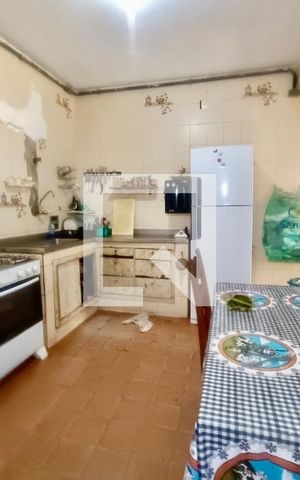 Casa à venda com 200m², 5 quartos e 3 vagas Casa à venda com 200m², 5 quartos e 3 vagasCozinha / Copa