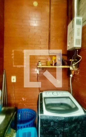 Casa à venda com 200m², 5 quartos e 3 vagas Casa à venda com 200m², 5 quartos e 3 vagasÁrea serviço