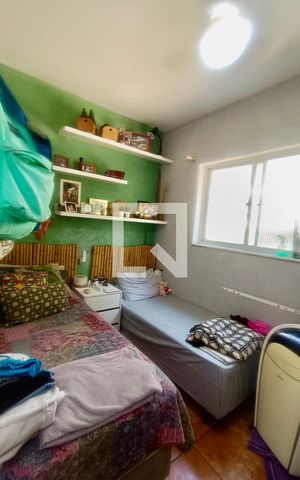 Casa à venda com 200m², 5 quartos e 3 vagas Casa à venda com 200m², 5 quartos e 3 vagasQuarto