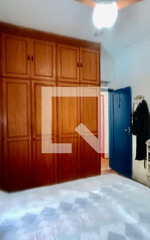 Casa à venda com 200m², 5 quartos e 3 vagas Casa à venda com 200m², 5 quartos e 3 vagasQuarto