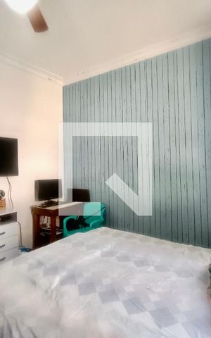 Casa à venda com 200m², 5 quartos e 3 vagas Casa à venda com 200m², 5 quartos e 3 vagasQuarto