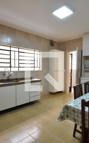 Casa à venda com 170m², 3 quartos e 2 vagasCozinha