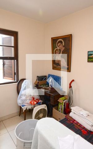 Casa à venda com 180m², 4 quartos e 2 vagasQuarto de Serviço