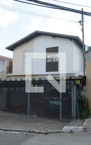 Casa à venda com 180m², 4 quartos e 2 vagasFachada