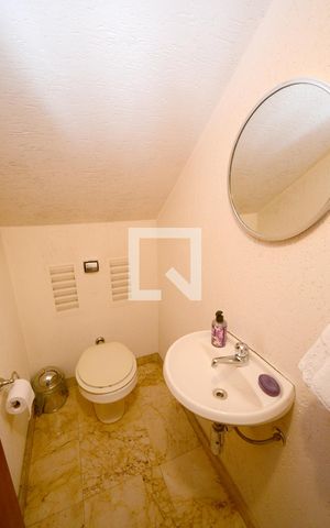 Casa à venda com 180m², 4 quartos e 2 vagasLavabo