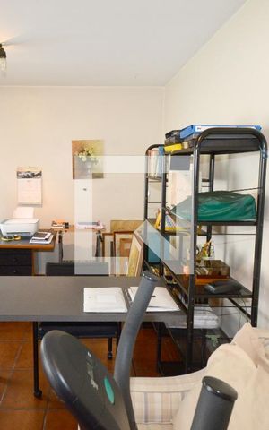 Casa à venda com 180m², 4 quartos e 2 vagasEscritório