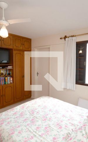 Casa à venda com 180m², 4 quartos e 2 vagasSuíte