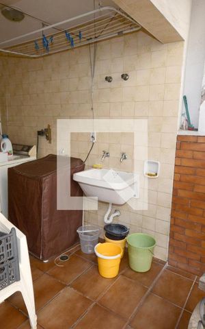 Casa à venda com 180m², 4 quartos e 2 vagasÁrea de Serviço