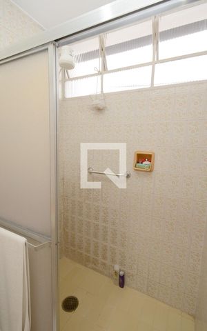 Casa à venda com 180m², 4 quartos e 2 vagasBanheiro