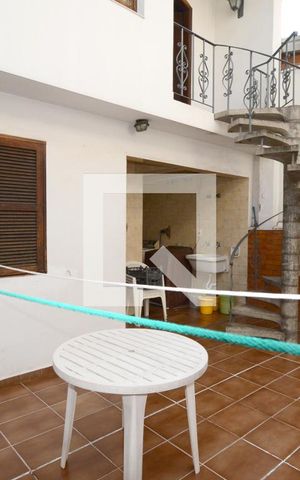 Casa à venda com 180m², 4 quartos e 2 vagasQuintal
