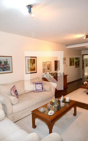 Casa à venda com 180m², 4 quartos e 2 vagasSala
