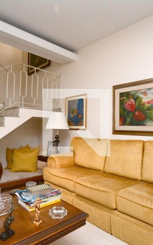 Casa à venda com 180m², 4 quartos e 2 vagasSala