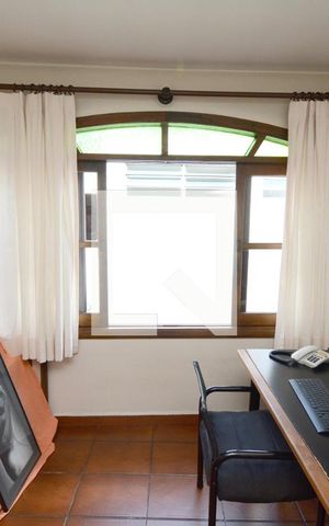 Casa à venda com 180m², 4 quartos e 2 vagasEscritório