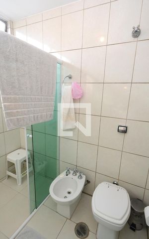 Casa à venda com 180m², 4 quartos e 2 vagasBanheiro da Suíte