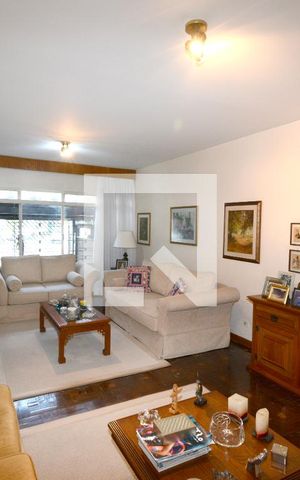 Casa à venda com 180m², 4 quartos e 2 vagasSala
