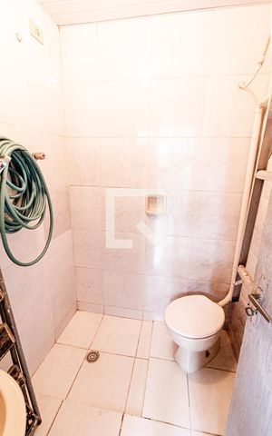 Casa à venda com 272m², 3 quartos e 2 vagasBanheiro de serviço