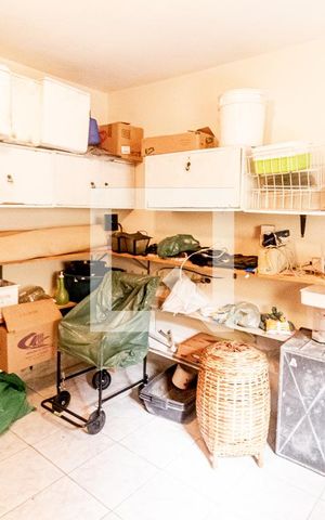 Casa à venda com 272m², 3 quartos e 2 vagasQuarto de Serviço