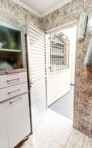 Casa à venda com 272m², 3 quartos e 2 vagasÁrea de Serviço