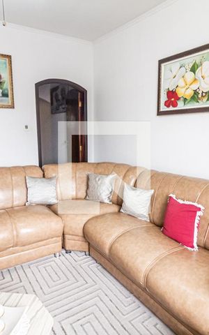 Casa à venda com 272m², 3 quartos e 2 vagasSala