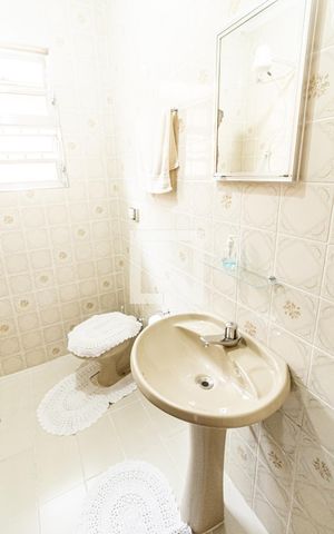 Casa à venda com 272m², 3 quartos e 2 vagasBanheiro 2