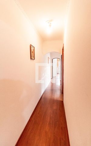 Casa à venda com 272m², 3 quartos e 2 vagasCorredor