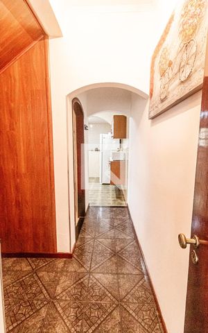 Casa à venda com 272m², 3 quartos e 2 vagasCorredor