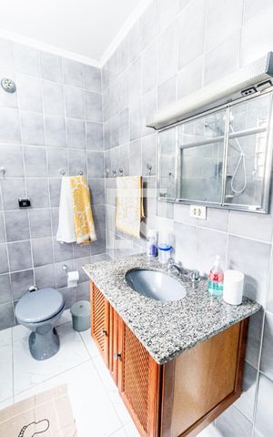 Casa à venda com 272m², 3 quartos e 2 vagasBanheiro 3