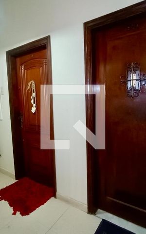 Apartamento à venda com 114m², 4 quartos e sem vaga Apartamento à venda com 114m², 4 quartos e sem vagaHall