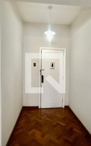 Apartamento à venda com 114m², 4 quartos e sem vaga Apartamento à venda com 114m², 4 quartos e sem vagaSala