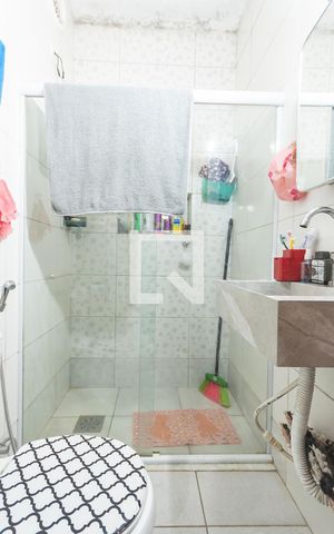 Casa à venda com 240m², 5 quartos e sem vagaBanheiro Suíte 1 (primeiro andar)