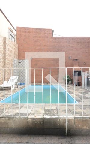 Casa para alugar com 280m², 5 quartos e 3 vagasPiscina
