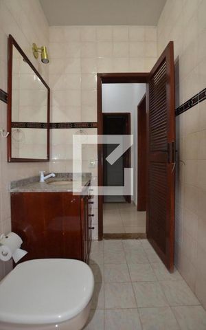 Casa para alugar com 280m², 5 quartos e 3 vagasBanheiro de Serviço