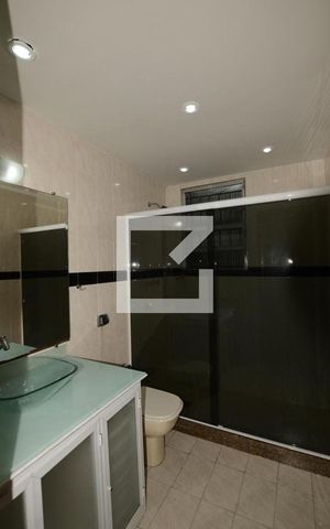Casa para alugar com 280m², 5 quartos e 3 vagasBanheiro social