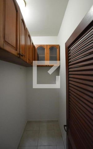Casa para alugar com 280m², 5 quartos e 3 vagasDispensa