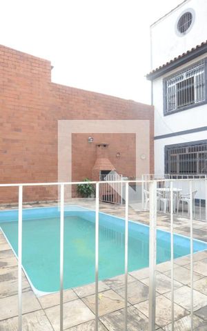 Casa para alugar com 280m², 5 quartos e 3 vagasPiscina