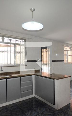 Casa para alugar com 280m², 5 quartos e 3 vagasCozinha