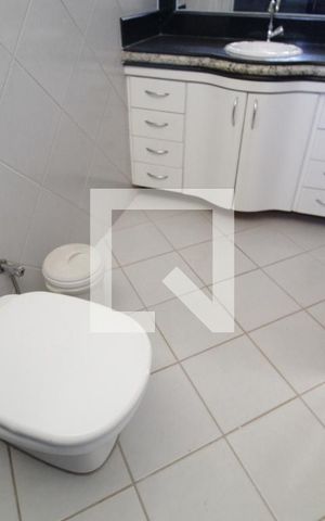 Apartamento para alugar com 296m², 4 quartos e 4 vagasBanheiro da Suíte 3
