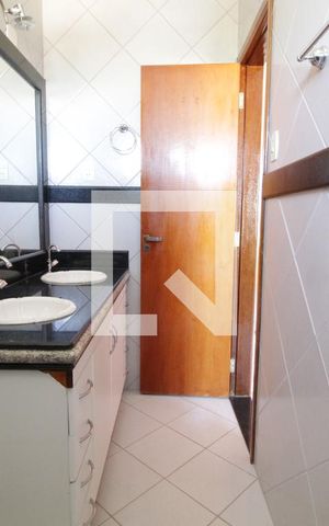Apartamento para alugar com 296m², 4 quartos e 4 vagasBanheiro da Suíte 4