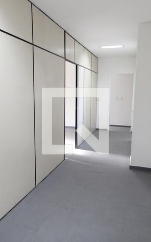 Casa à venda com 301m², 8 quartos e sem vagaHall dos quartos