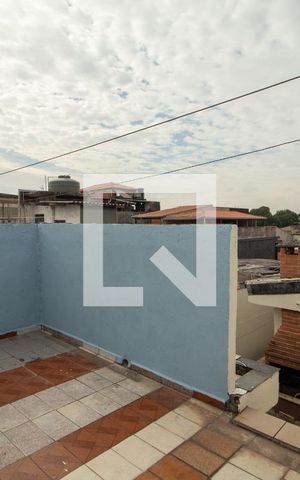 Casa à venda com 200m², 4 quartos e 1 vaga Casa à venda com 200m², 4 quartos e 1 vagaQuintal